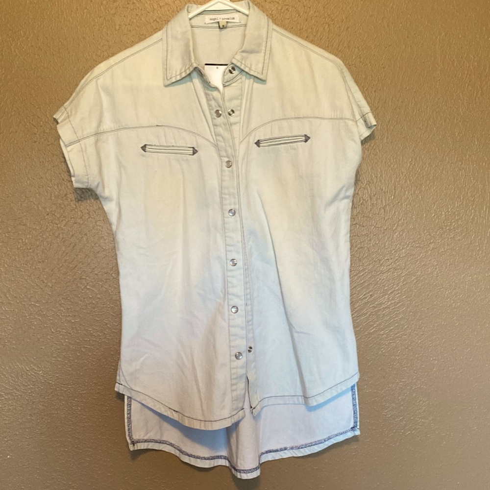 Pearl snap light denim top size small
